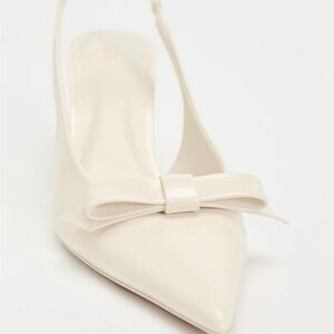 Zara bow trim heeled shoes🤍